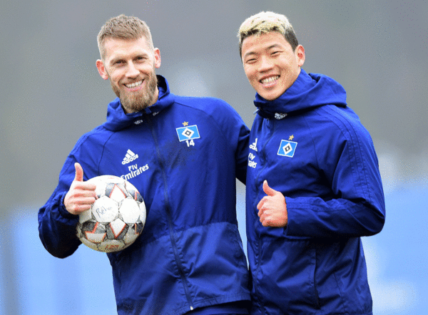 Aaron Hunt and Hee-chan Hwang are both available once again and will be options for Hannes Wolf for the home game against Aue.