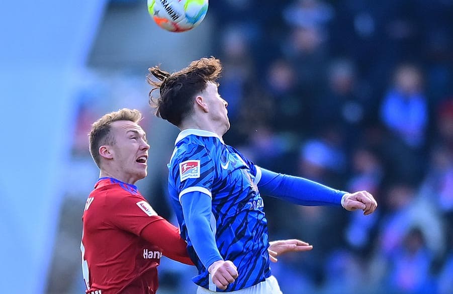 Fels in der Brandung: HSV-Kapitän und -Abwehrchef Sebastian Schonlau.