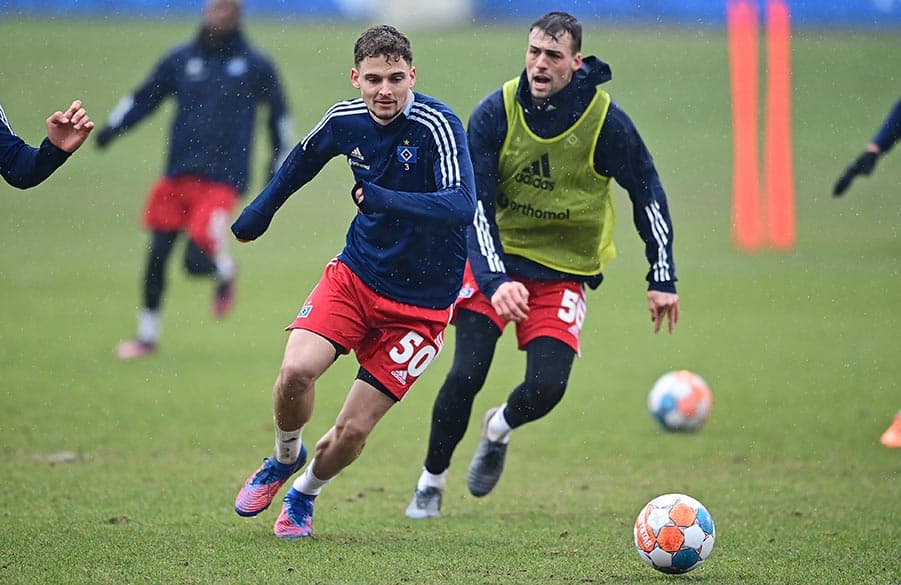Der HSV muss erstmals in dieser Zweitliga-Saison auf Dauerbrenner Jonas Meffert (5. Gelbe Karte) verzichten. Moritz Heyer (links) ist ein möglicher Eins-zu-eins-Ersatz auf der Sechser-Position.