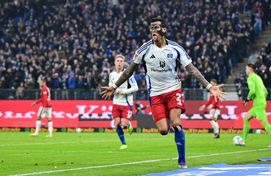 Ausgelassener Jubel: Mit der vierten Chance traf Selke zum 1:0. 