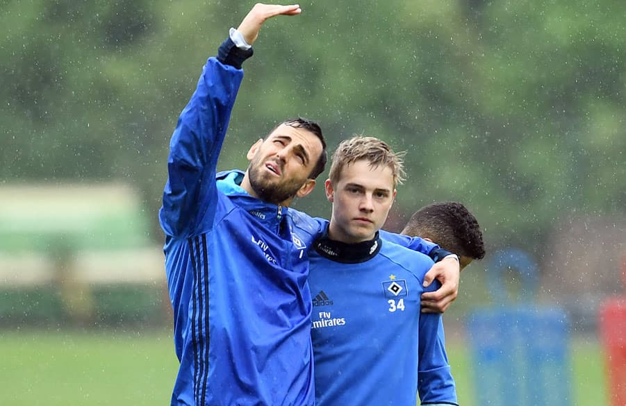 Mavraj und Porath auf dem Trainingsplatz.