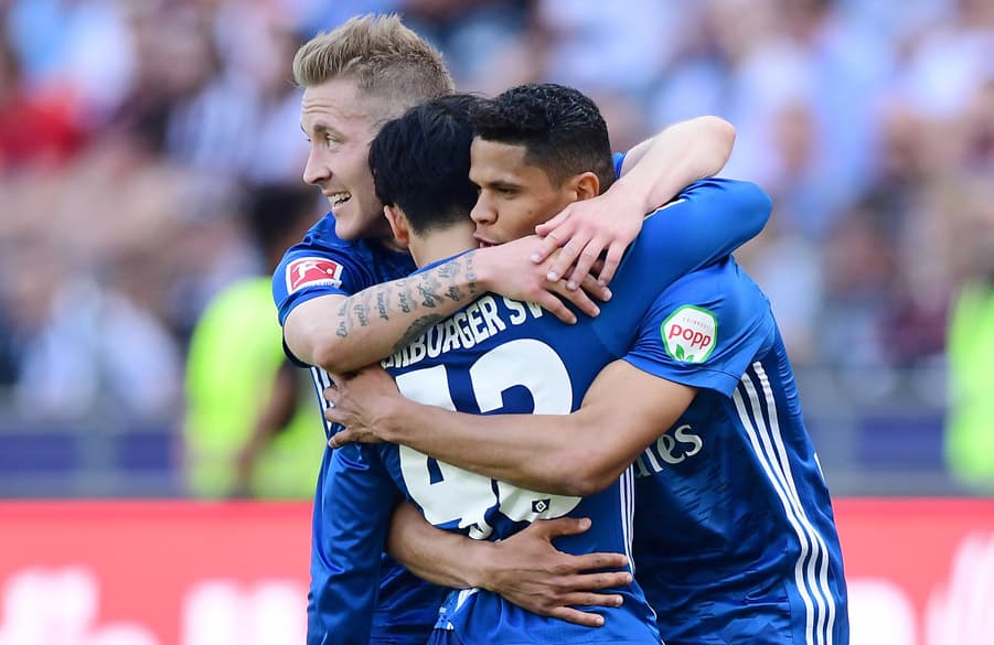 Jubel Tatsuya Ito, Lewis Holtby, Douglas Santos