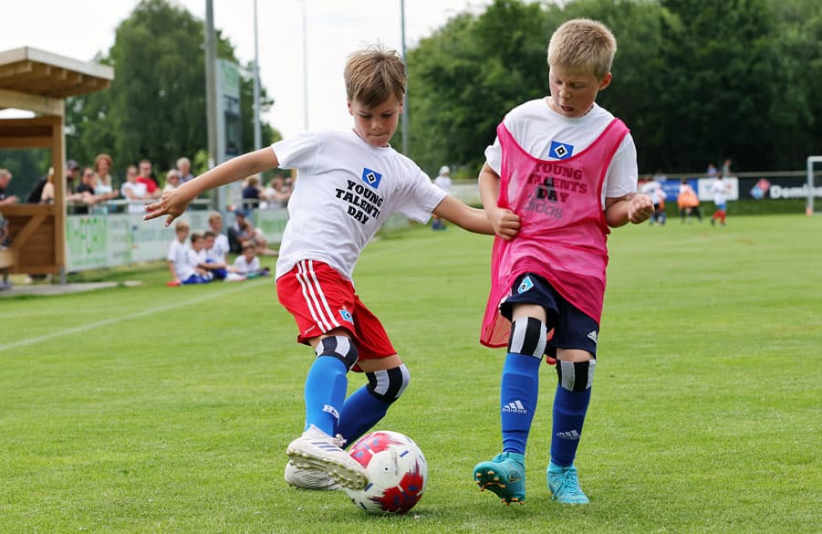 Beliebte Sichtungsveranstaltung: Neben den KPT-Einheiten findet auf der Anlage des Buchholzer FC jährlich auch der Young Talents Day statt, an dem die HSV-Scouts bis zu 200 Kinder begutachten.