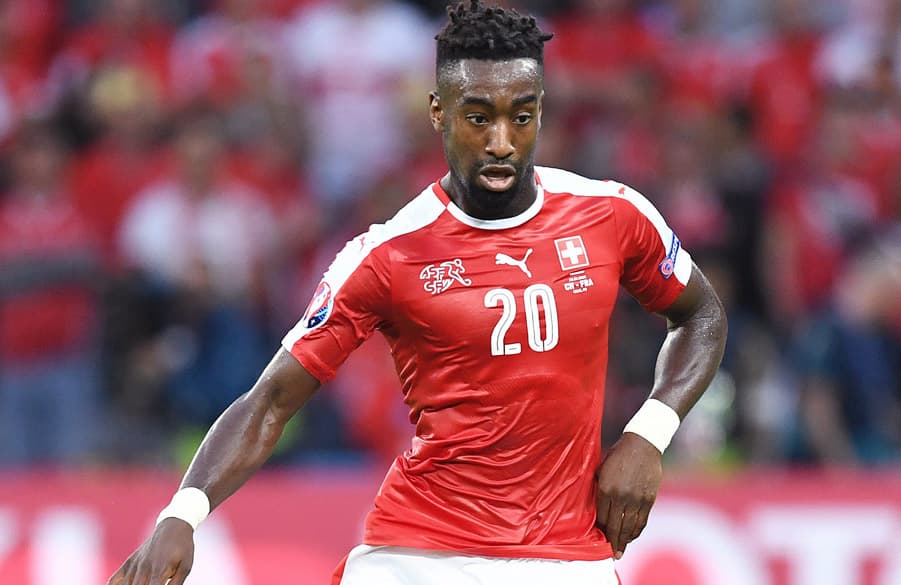 Johan Djourou im Dress der schweizer Nationalmannschaft.