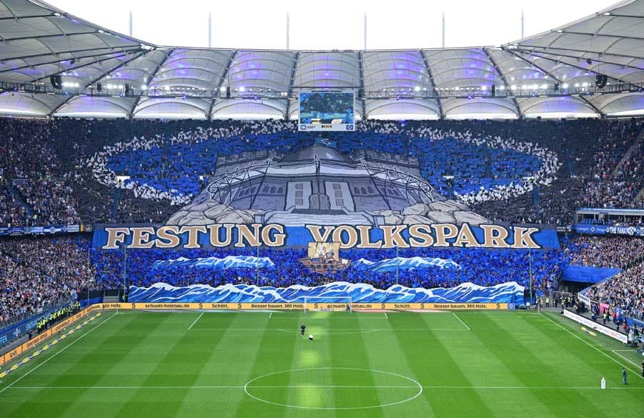 Gigantische Choreo: Beim bis dato letzten Stadtderby sorgten die Fans im Volkspark für eine herausragende Atmosphäre.