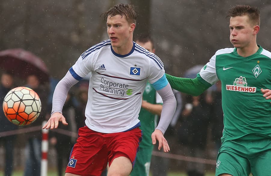 Leon Deichmann schließt sich nach mehr als achteinhalb Jahren beim HSV dem Lüneburger SK an.