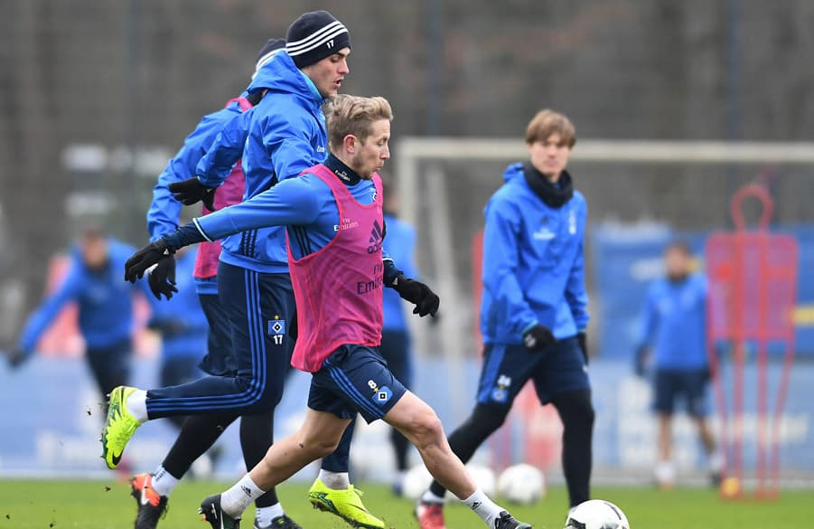 Lewis Holtby und Filip Kostic im Training.
