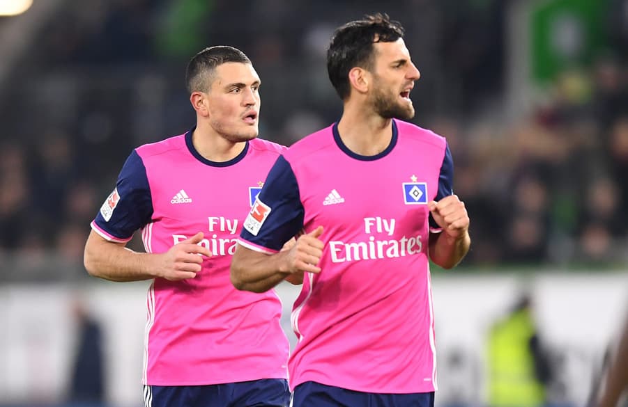Kyriakos Papadopoulos und Mergim Mavraj beim Spiel in Wolfsburg.