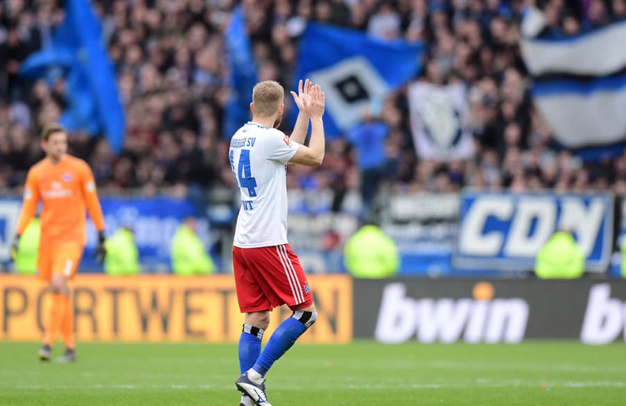 Aaron Hunt wird im Spiel gegen St. Pauli ausgewechselt.