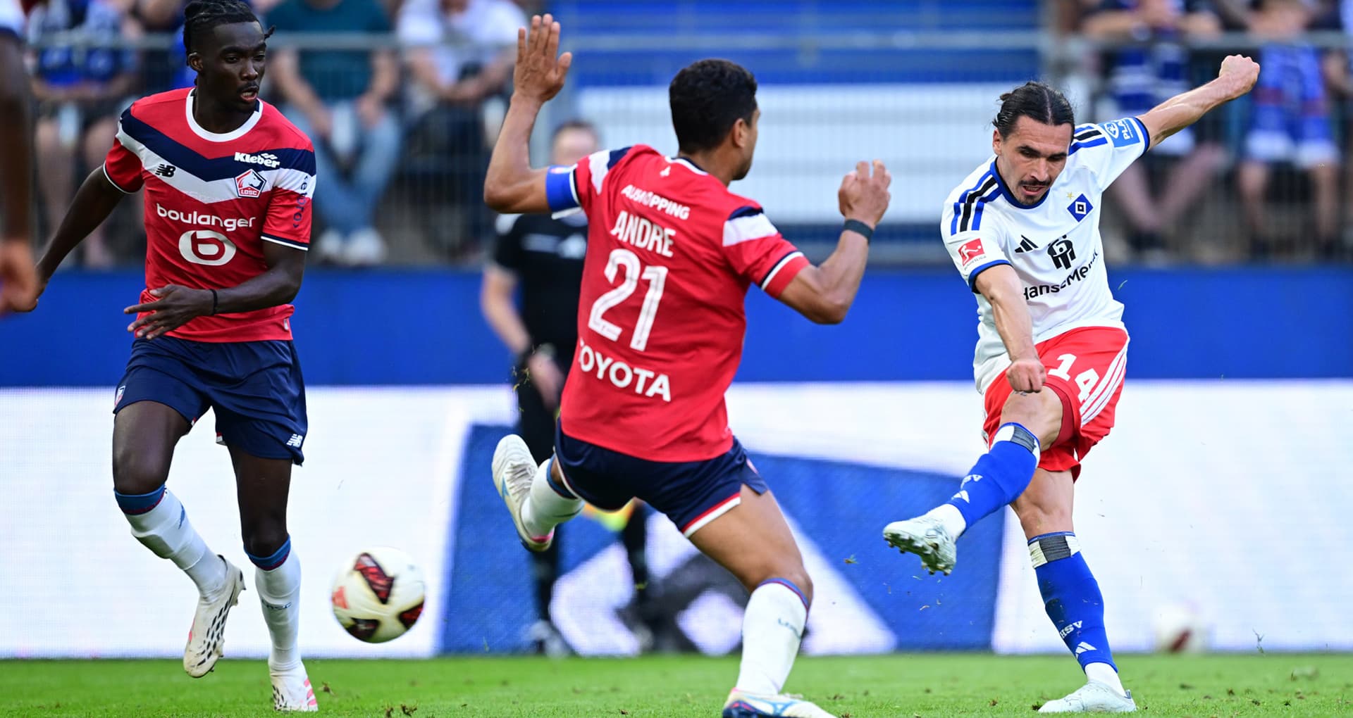 Rayam Philippe schießt beim Testspiel gegen LOSC