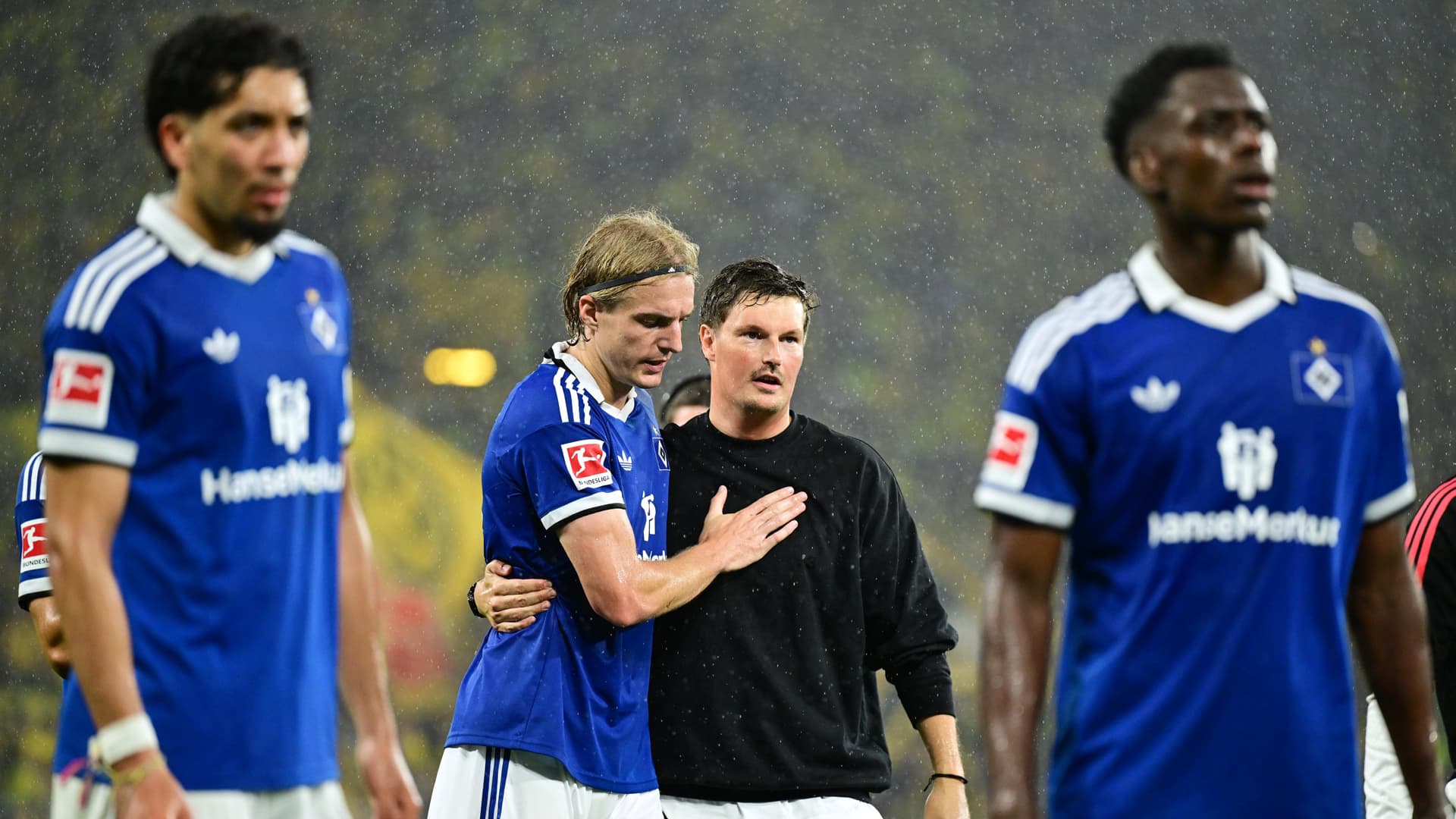 Merlin Polzin und Sebastiaan Bornauw nach dem Spiel in Dortmund