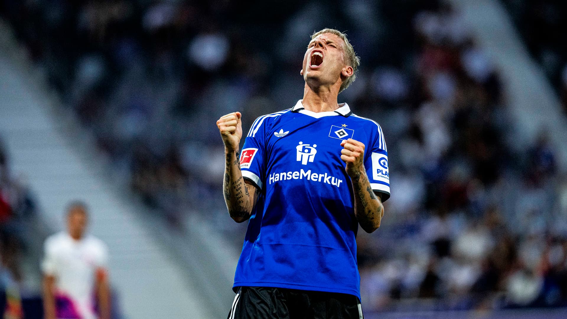 Albert Grönbaek bejubelt mit zwei Fäusten seinen 2:1-Siegtreffer beim FC Toulouse