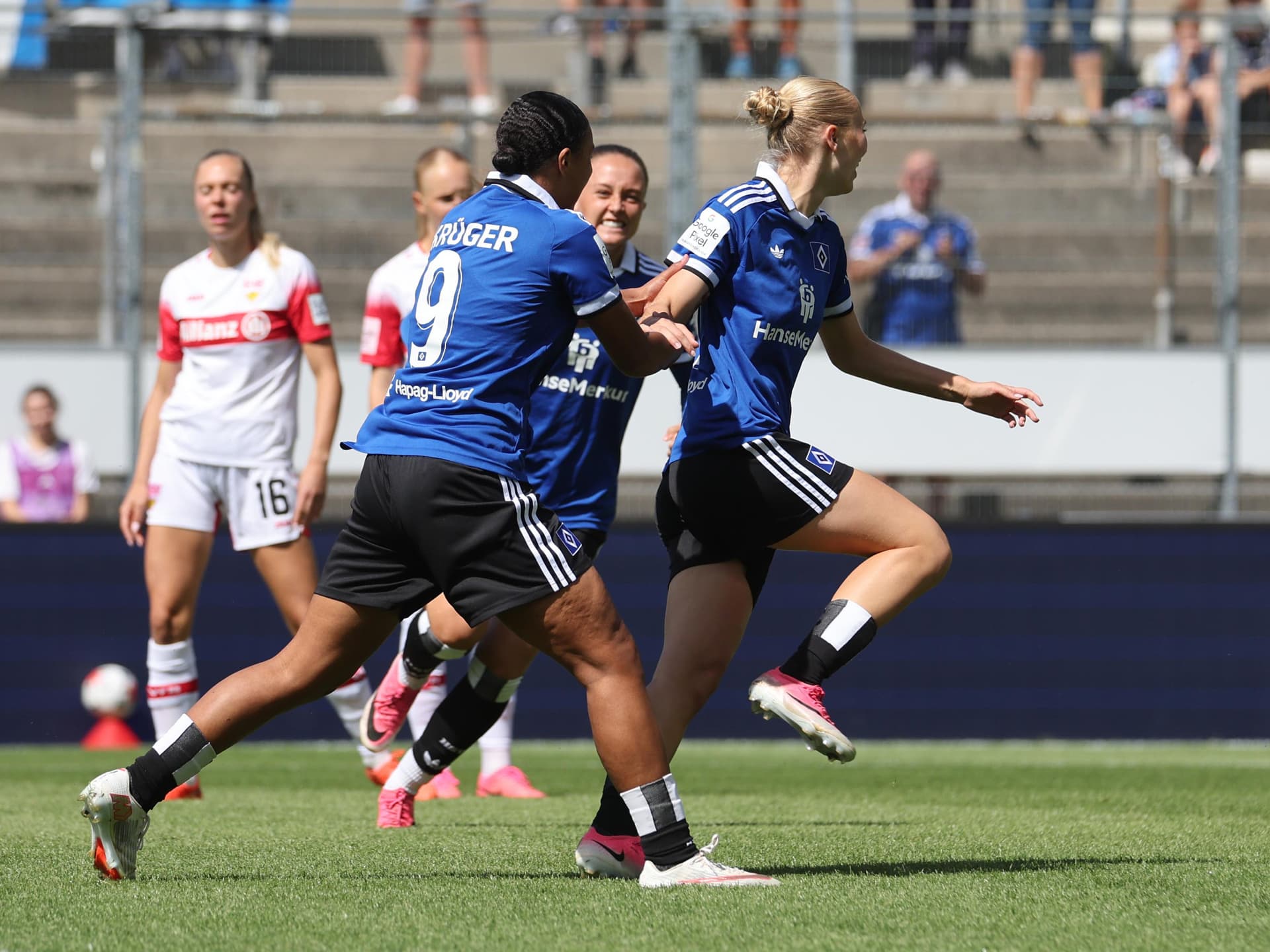 Bartz bejubelt das 1:0 in Stuttgart
