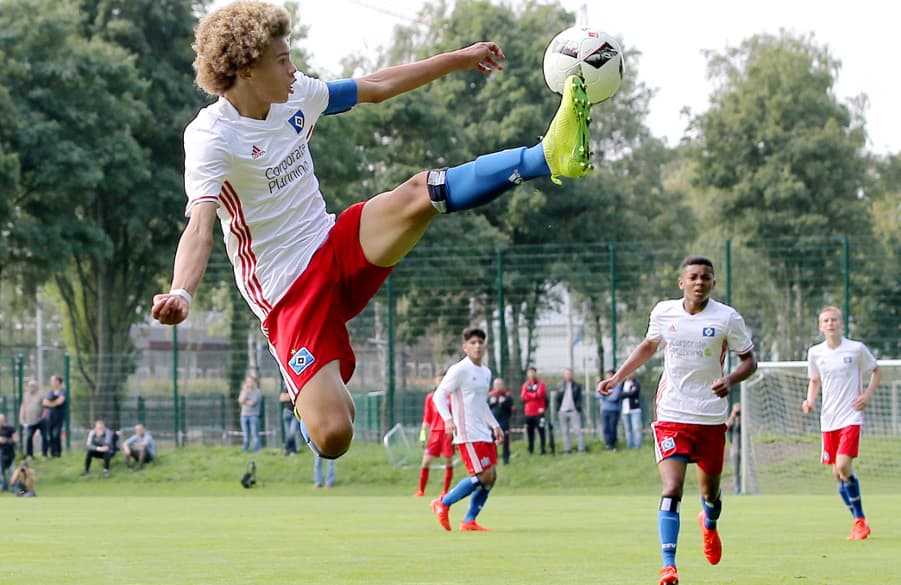 Artistisch: U16-Kapitän Jonah Fabisch.