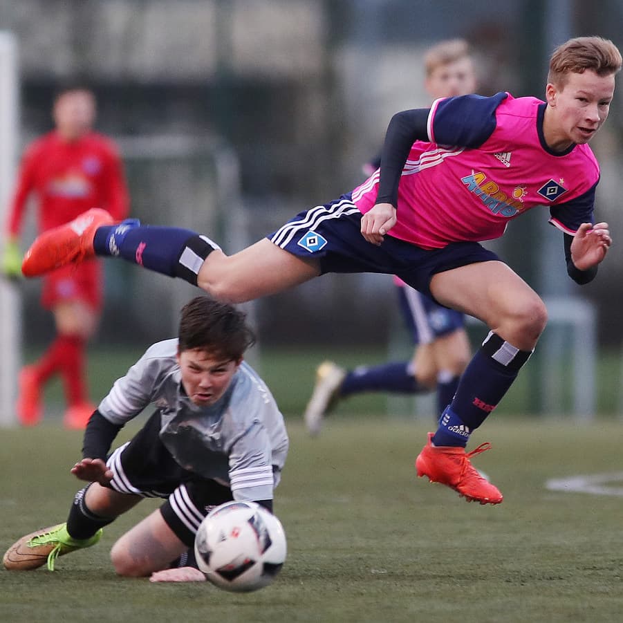 Der Ball wollte einfach nicht rein! U15-Spieler Alexander Aehlig und sein Team trennten sich vom HTB 0:0.