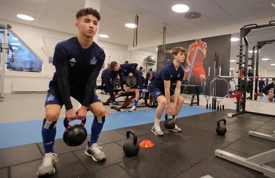 Krafttraining im Campus ist aktuell nicht möglich, stattdessen arbeiten die Spieler individuell von zu Hause aus.