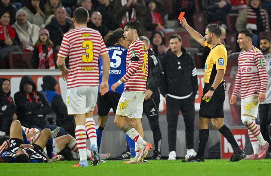 HSV had two players sent off in a dramatic second half, which was packed with controversy.