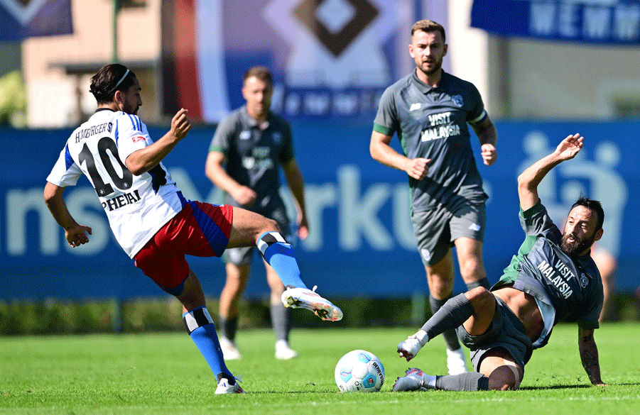 Testspiel ja, Schongang nein. Zwischen dem HSV und Cardiff City ging es speziell in der ersten Hälfte intensiv zur Sache.