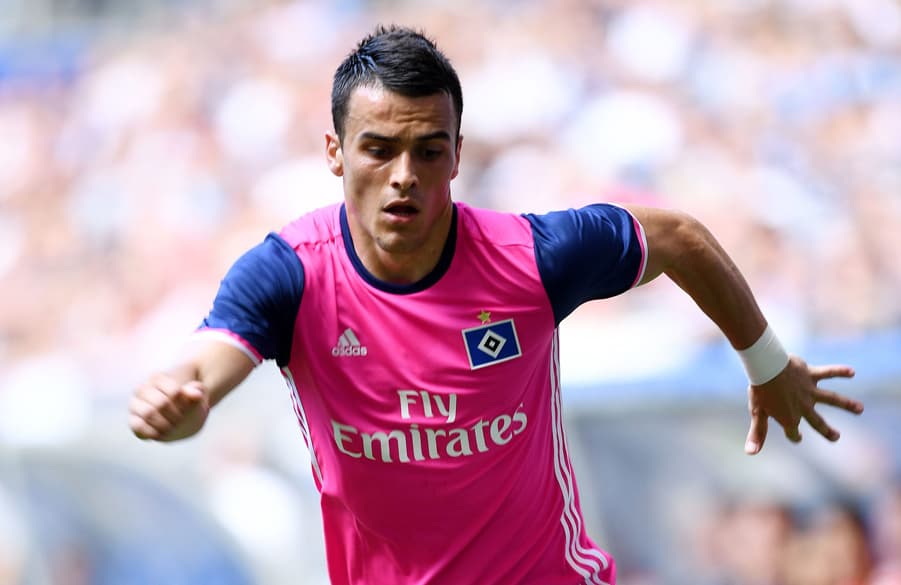 Filip Kostic im Dribbling