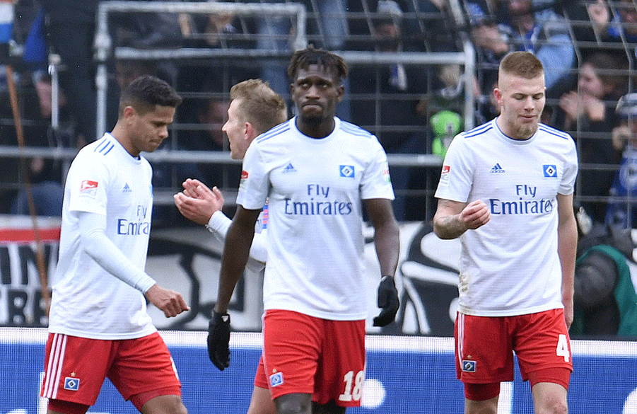 Rick van Drongelen und seine Teamkollegen ärgern sich über den Verlauf der heutigen Partie.