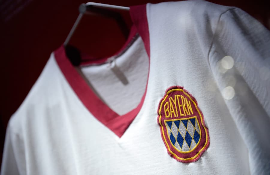 Das Aufstiegstrikot aus der Saison 1964/65 vom damaligen Shootingstar Franz Beckenbauer. 