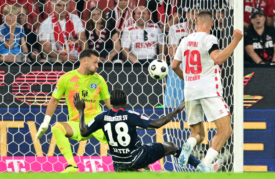 An excellent performance: Every time it looked dangerous, Daniel Heuer Fernandes was there and made a massive contribution to tonight’s three points.