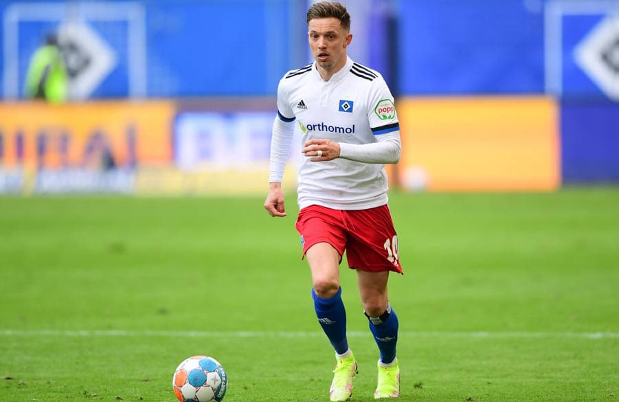 Sonny Kittel treibt den Ball.