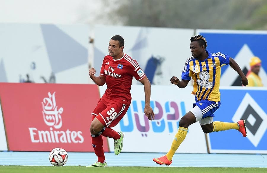 Ashton Götz im Zweikampf im Trainingslager in Dubai.