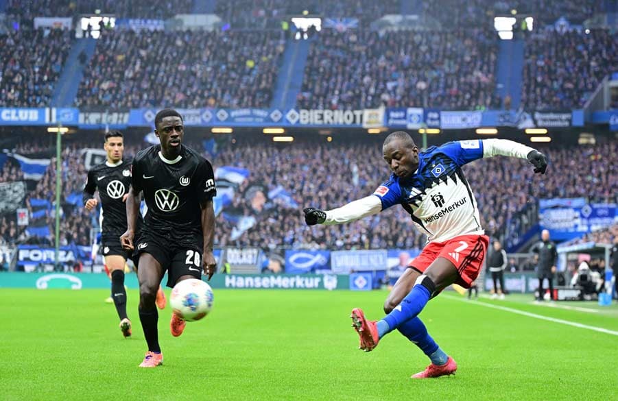 A myriad of crosses were curled into the box by Dompe & Co. but the goal just refused to come from these promising attacking situations.