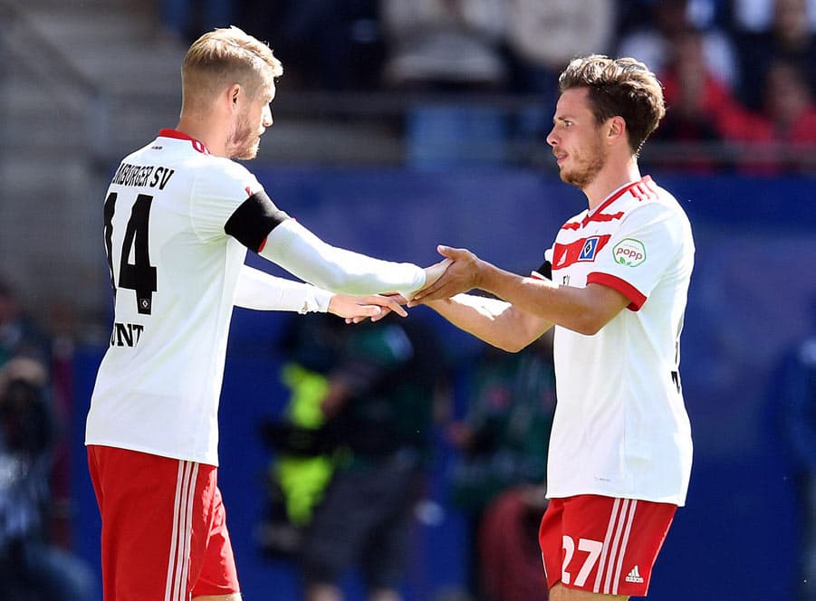 Aaron Hunt kommt für Nicolai Müller in die Partie.