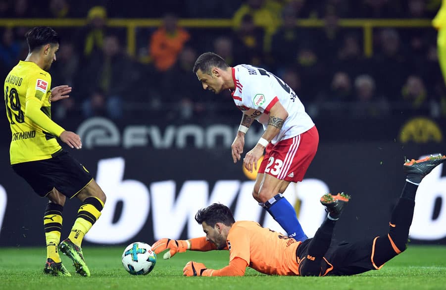 Kurz vor Schluss die Chance zum Ausgleich: Sejad Salihovic hatte für den HSV in der 87. Minute das 1:1 auf dem Fuß, bekam den Ball aber nicht im Tor untergebracht.