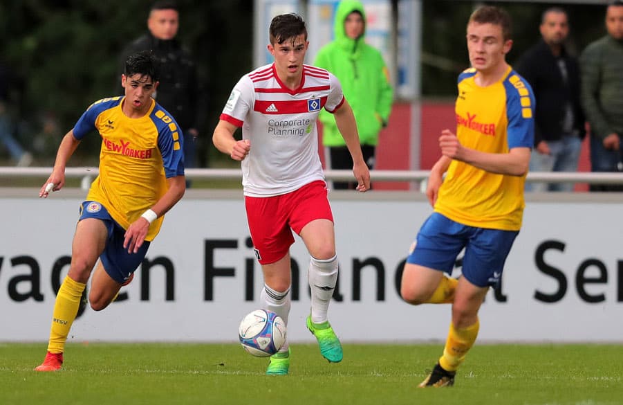 U17-Kicker Valentin Zalli erzielte gegen Eintracht Braunschweig schon sein drittes Saisontor.