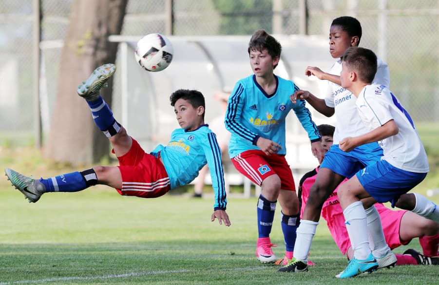 Am Dienstag noch im Pokal weitergekommen, jetzt in Kitzbühel zum Mega-Turnier: die U13 des HSV.