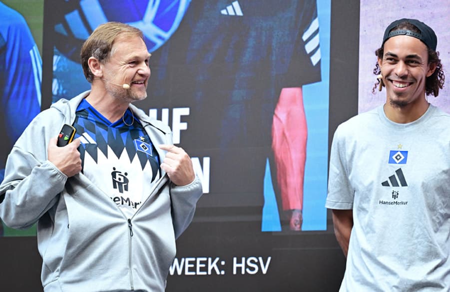 Präsentierte das HSV-Trikot: adidas-CEO Björn Gulden.
