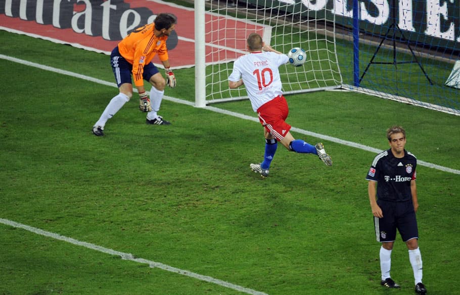 Mladen Petric schoss den HSV 2009 zum letzten Sieg gegen die Bayern.
