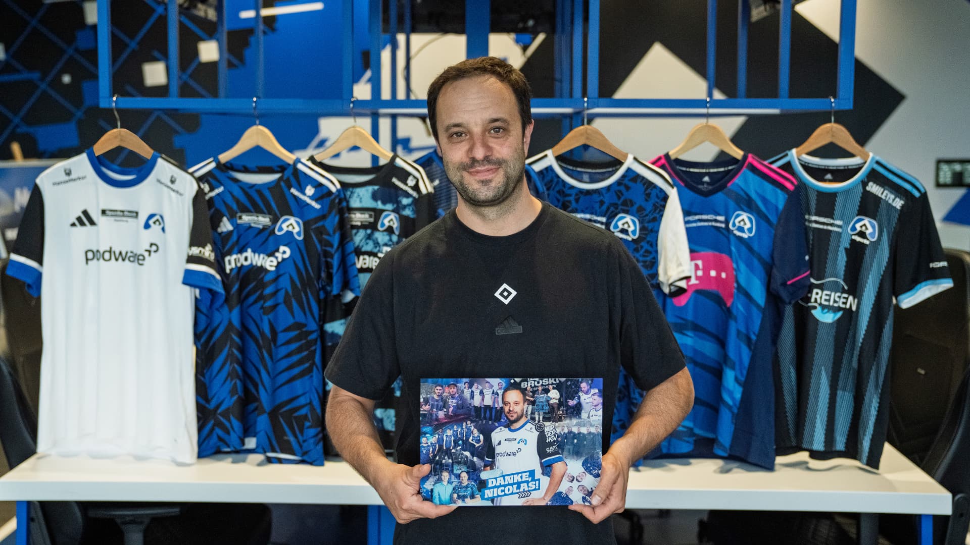 Nicolas Eleftheriadis bei seiner Verabschiedung als Trainer der eRothosen