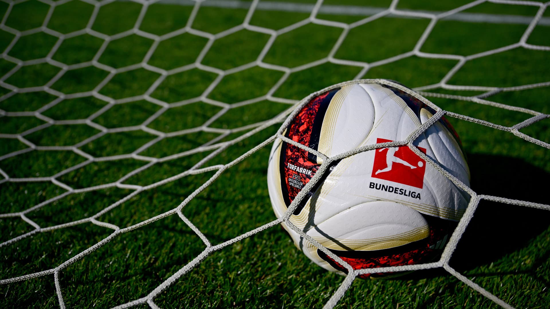 Ball im Tornetz