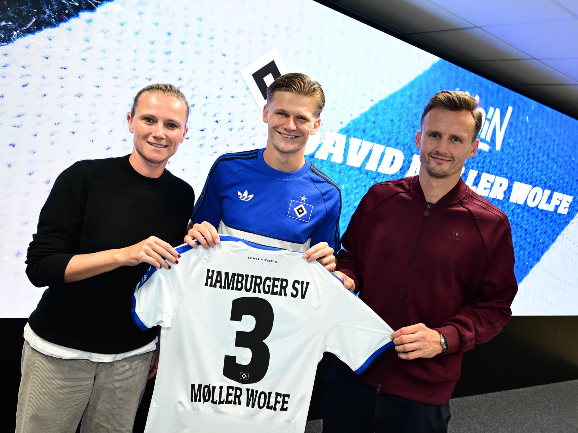 David Möller Wolfe bei seiner offiziellen Vorstellung in der Mitte von Kathleen Krüger und Claus Costa