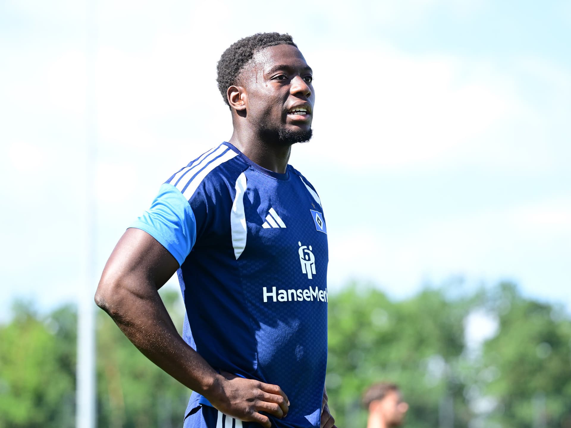 Kelvin Ojo in Nahaufnahme auf dem Trainingsplatz