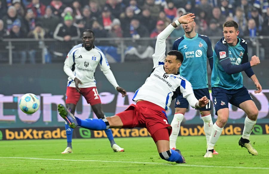 Verpasste gegen seinen Ex-Club um wenige Zentimeter: HSV-Torjäger Davie Selke.