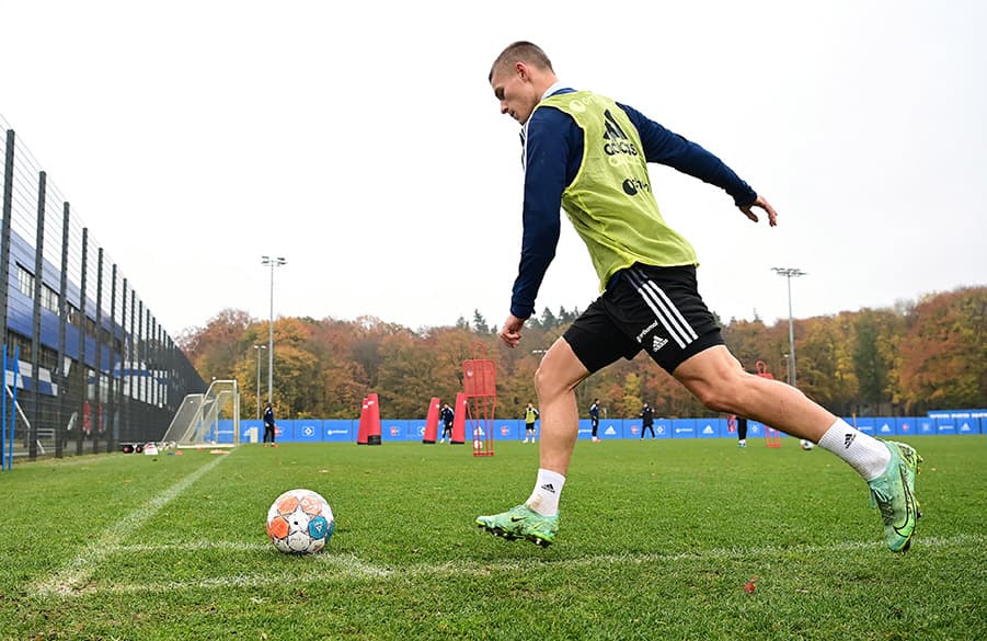 Stand bisher 636 Zweitliga-Minuten für den HSV auf dem Platz und überzeugte zuletzt als Standardschütze: Miro Muheim.