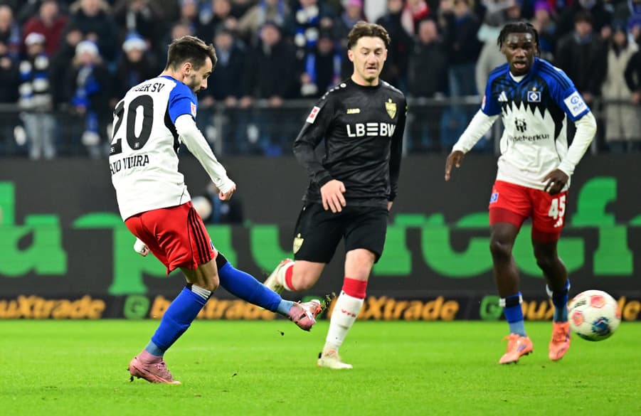 Eiskalt gekontert und vollstreckt: Die Namensvetter Fabio Balde und Fabio Vieira mit dem 2:1-Siegtreffer.