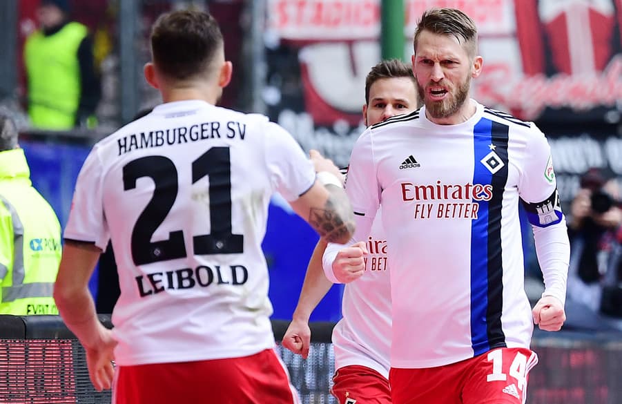 Das 2:1! Tim Leibold hatte perfekt für Aaron Hunt serviert, der eiskalt abschloss und den Siegtreffer markierte.