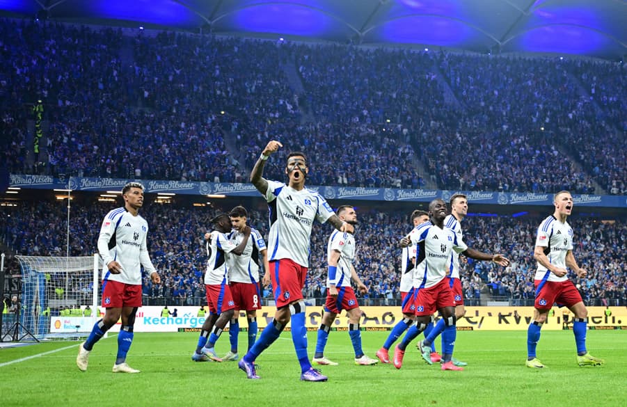 Die Rothosen ließen im zweiten Durchgang die Party frühzeitig mit den Fans starten.