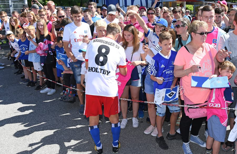 Busy time: Over 1,000 fans at season-opening.