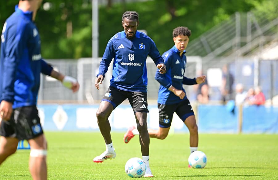 Wieder im Teamtraining am Ball: HSV-Zweitliga-Rekordspieler Bakery Jatta.