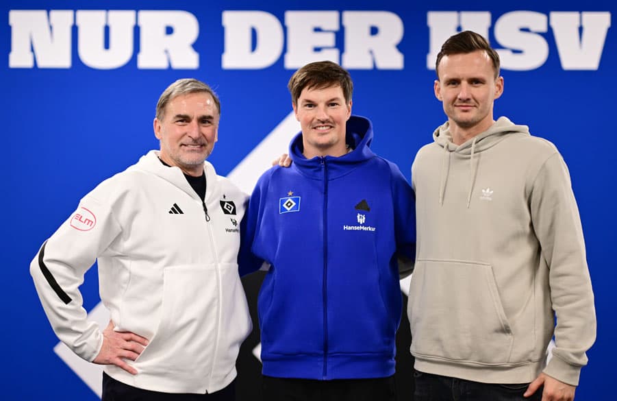HSV-Vorstand Stefan Kuntz (l.) und Direktor Profifußball Claus Costa (r.) gehen den Weg mit Merlin Polzin als Trainer der Profimannschaft weiter.