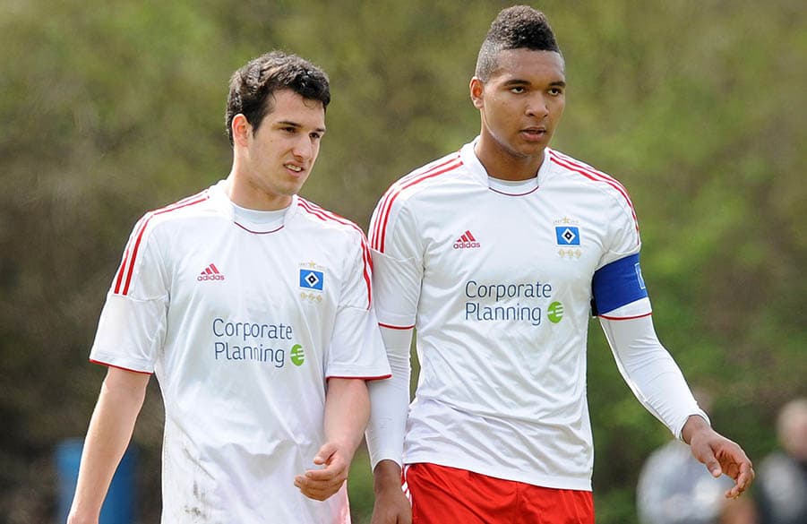 Levin Öztunali, hier mit Jonathan Tah, durchlief von 2006 bis 2013 die HSV-Jugend.