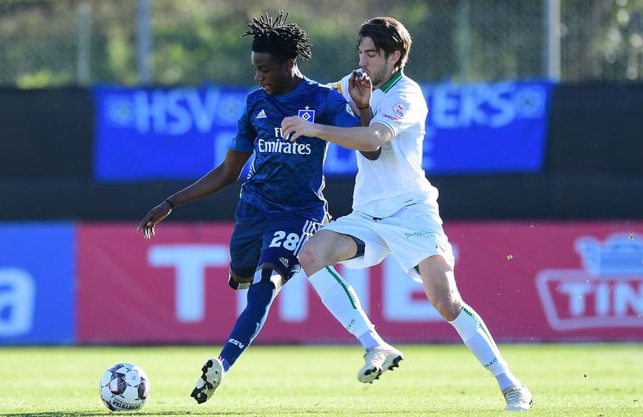 Gideon Jung celebrated his comeback against St. Gallen after more than six months on the sidelines.