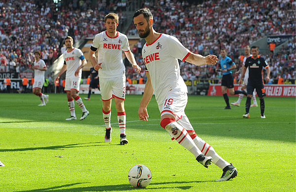 Mergim Mavraj beim Spielaufbau.